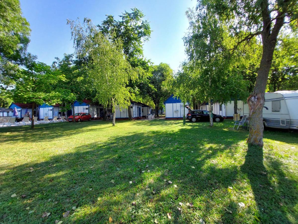 Tulipan Bungalow Camping Resort Gyenesdiás Exterior photo