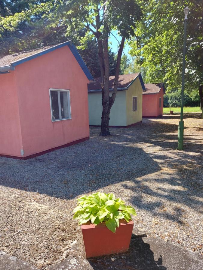 Tulipan Bungalow Camping Resort Gyenesdiás Exterior photo