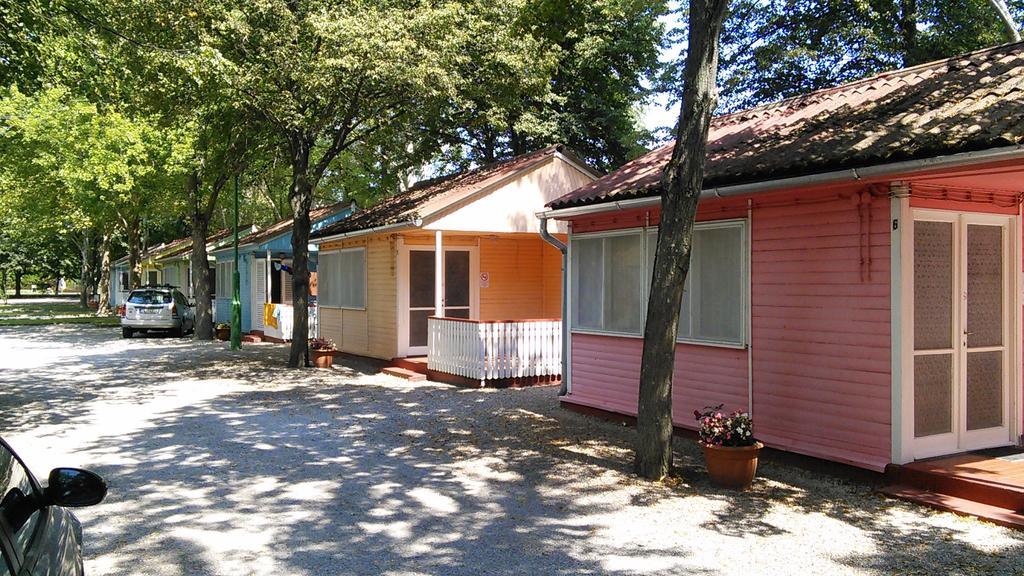 Tulipan Bungalow Camping Resort Gyenesdiás Exterior photo