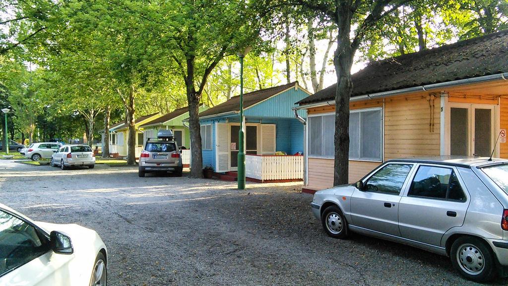 Tulipan Bungalow Camping Resort Gyenesdiás Exterior photo